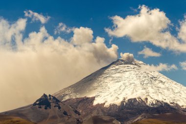 Cotopaxi volkan 2015 Erüpsiyonu Ekvador