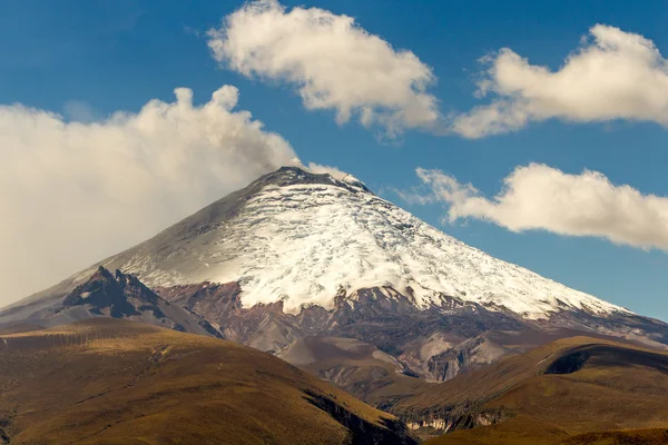 Извержение вулкана Котопахи в Южной Америке — стоковое фото