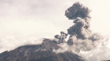 Tungurahua volkan Erüpsiyonu 2015