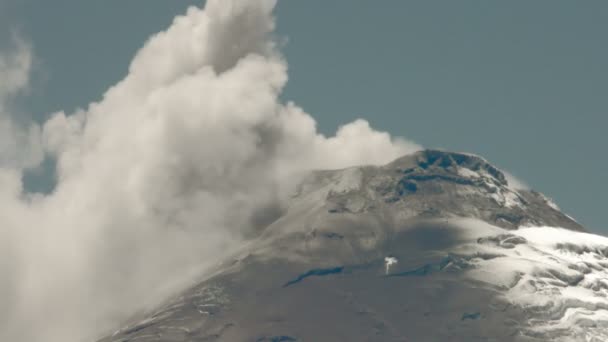 Vulcão Cotopaxi poderosa erupção — Vídeo de Stock