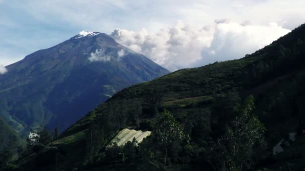 Tungurahua sopky Pan Shot — Stock video