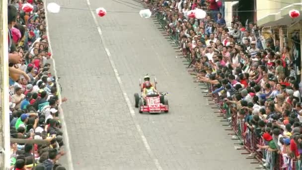 Annual Homemade Cart Competition Banos De Agua Santa — Stock Video