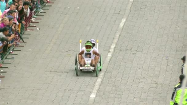 Concours annuel de chariots fait maison Banos De Agua Santa — Video