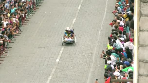 Concours annuel de chariots fait maison Banos De Agua Santa — Video