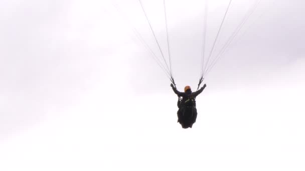 Parapente rápida mudança de posição — Vídeo de Stock