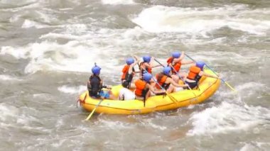 Tandem veya çift yamaç paraşütü pilotu turizm kalkış sırası ile