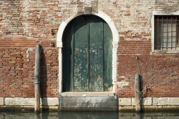 Huis ingang in Venetië — Stockfoto