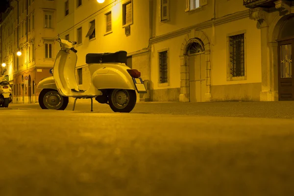 Leere Nachtstraße — Stockfoto