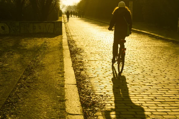 Straight city pathway — Stock Photo, Image