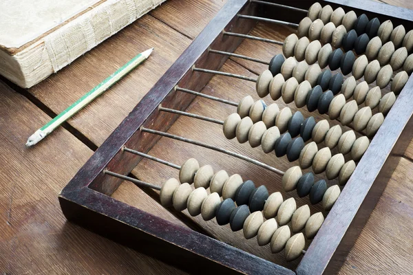 Abacus op tafel — Stockfoto