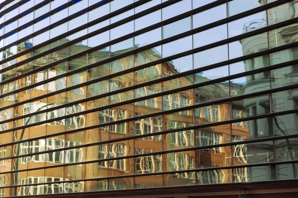 Reflexão do edifício — Fotografia de Stock