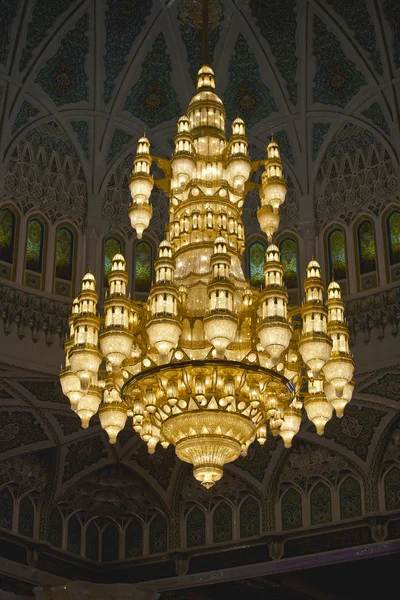 Araña II Sultán Qaboos Gran Mezquita — Foto de Stock