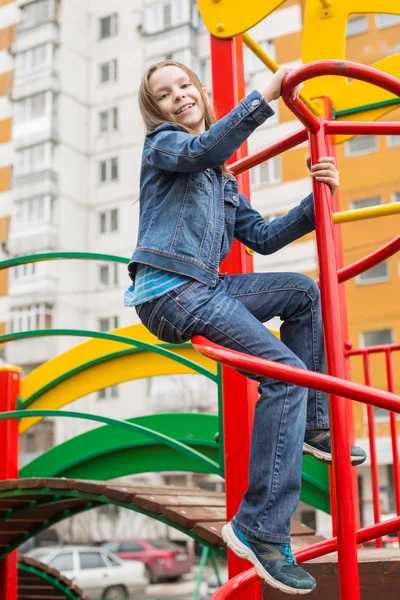 Retrato de menina bonita — Fotografia de Stock