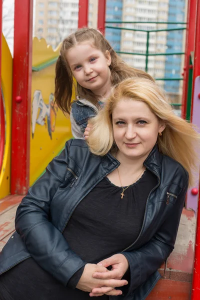 Mutter und Tochter — Stockfoto