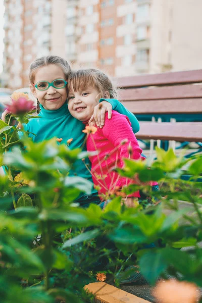 Twee zussen — Stockfoto