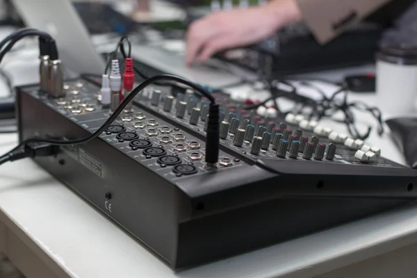 DJ sound mixer — Stockfoto