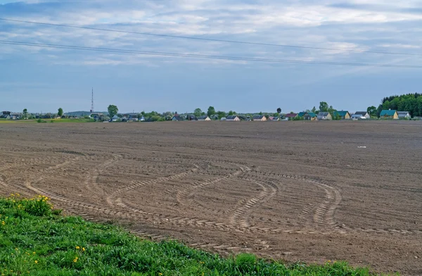 sürülmüş bahar alan.
