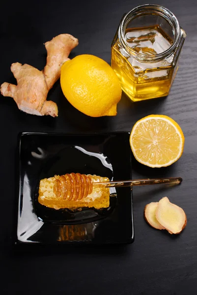 Honey with lemon and ginger — Stock Photo, Image