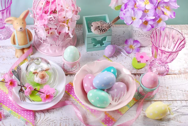 Easter table decoration in pastel colors — Stock Photo, Image