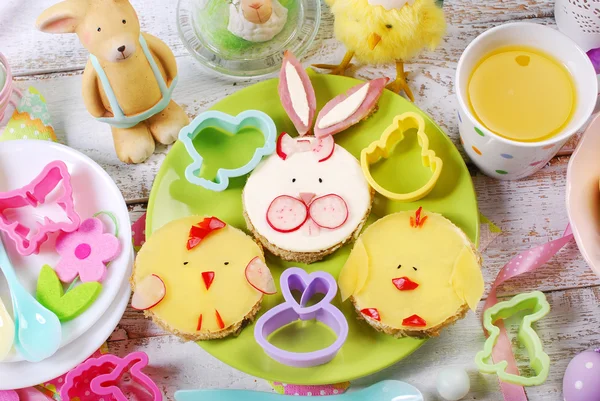 Easter breakfast for kids with funny sandwiches — Stock Photo, Image