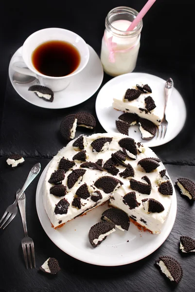 Black and white cheese cake — Stock Photo, Image