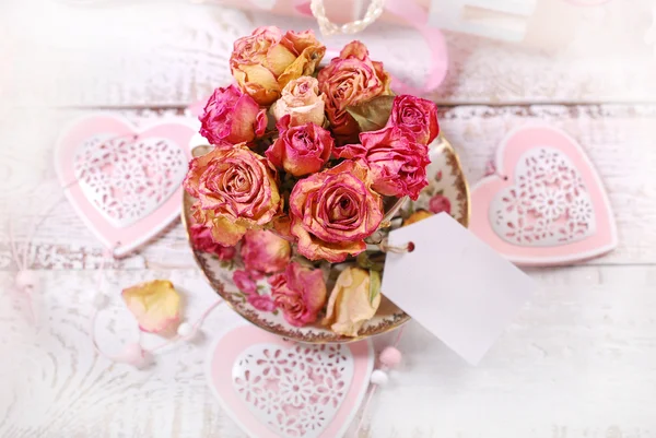 Vackra torkade rosor bakgrund — Stockfoto