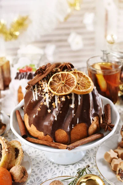 Bolo Anel Tradicional Com Esmalte Chocolate Decoração Para Natal Mesa — Fotografia de Stock