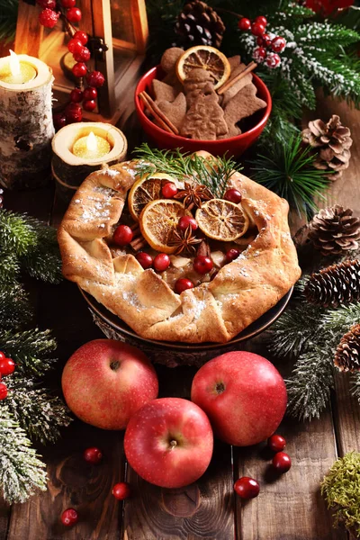 Rustic Style Apple Tart Cranberries Spices Christmas Table Fresh Fruits — Stock Photo, Image