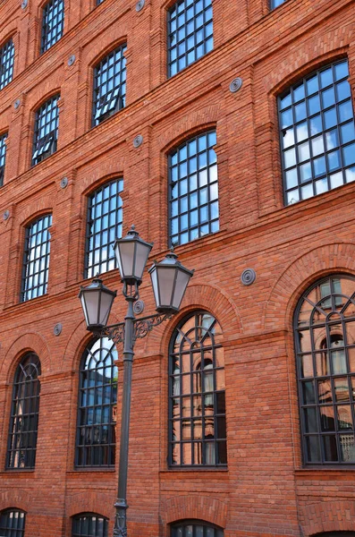 Vintage Style Street Lantern Front Old Brick Factory Building Lodz — Stock Photo, Image