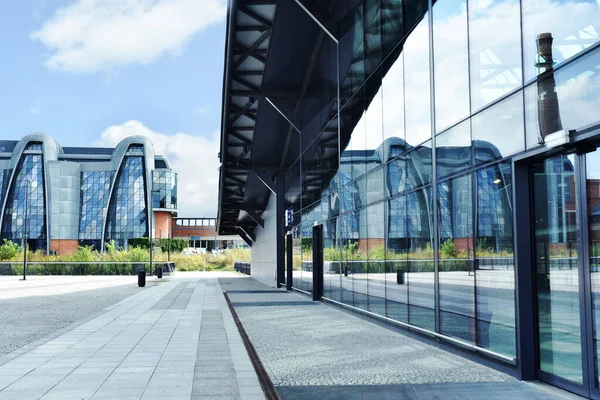 Modern Building Rebuilt Ec1 Reflection Glass Wall New Railway Station — Stock Photo, Image