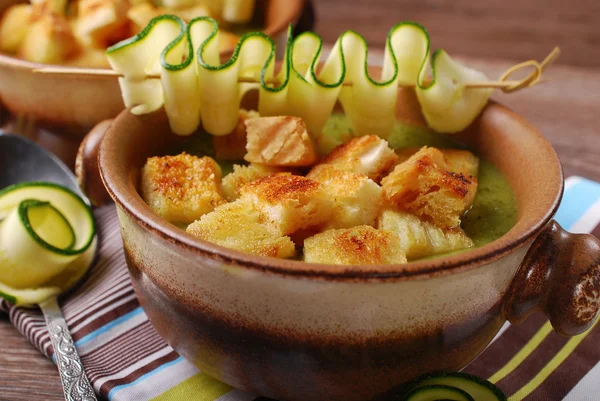 Zucchini soup with croutons — Stock Photo, Image