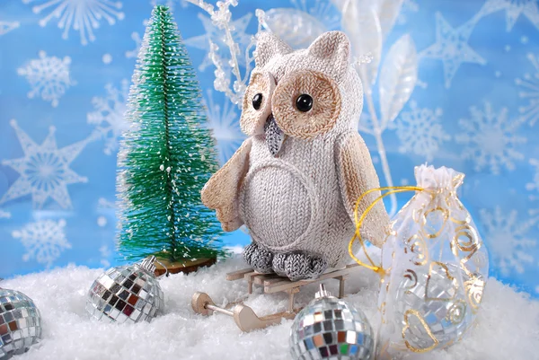 Owl on sledge with gifts for christmas — Stock Photo, Image