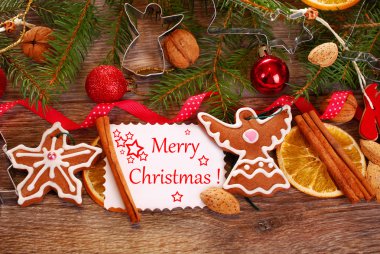 gingerbread çerezleri ve dekorasyon Noel arka plan