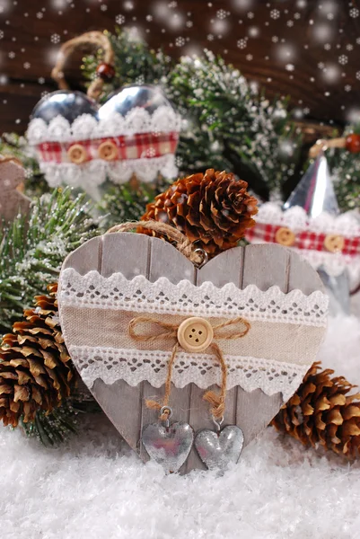 Decoración de Navidad con corazón de madera — Foto de Stock