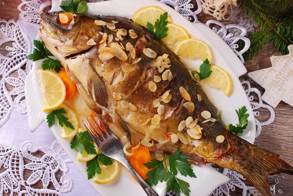 Roasted carp stuffed with vegetables for christmas — Stock Photo, Image