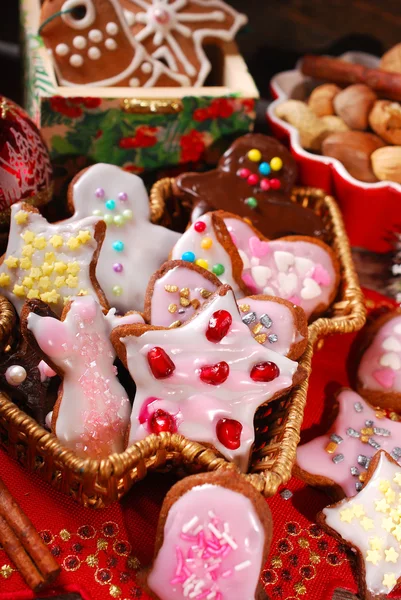 Biscotti di pan di zenzero di Natale fatti da bambini — Foto Stock