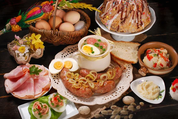 Kırsal ahşap tablo Easter geleneksel yemekleri