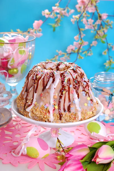 Easter table with ring cake — Stock Photo, Image