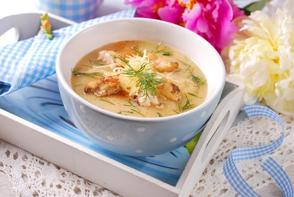 Cauliflower cream soup with chicken and parmesan cheese — Stock Photo, Image