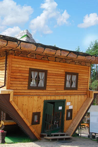 Casa en el techo en Szymbark — Foto de Stock
