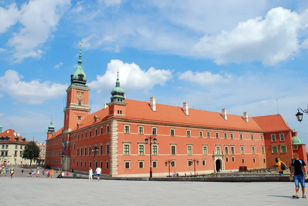 Koninklijk kasteel in de oude stad van Warschau — Stockfoto
