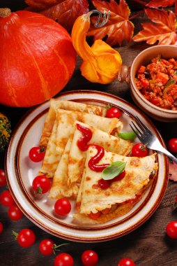 kabak, kabak ve kıyma ile doldurulmuş krep