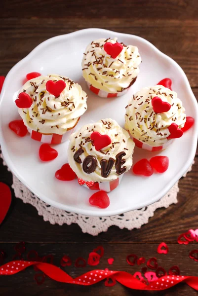 Czterech Walentynki cupcakes — Zdjęcie stockowe