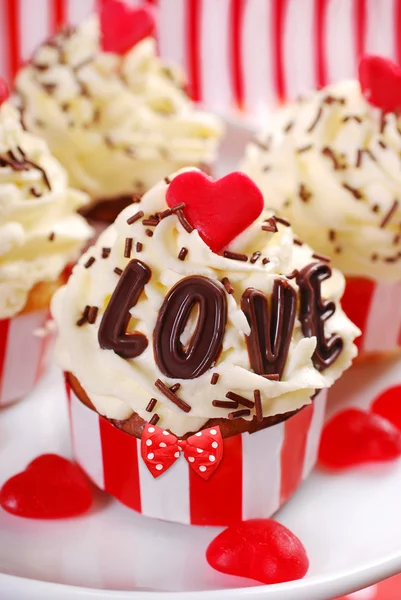 Cuatro cupcakes de San Valentín — Foto de Stock