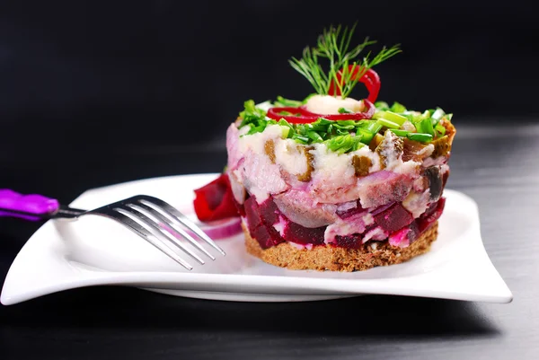 Herring tartar with beets and chive — Stock Photo, Image