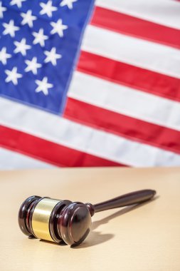 Amerikan bayrağı bir arka plan üzerinde tokmak