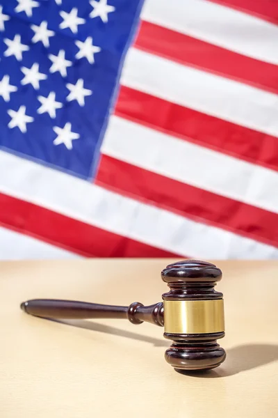 Gavel on a background of the American flag — Stock Photo, Image