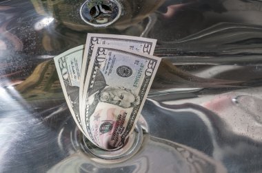 Dolar, para boşa