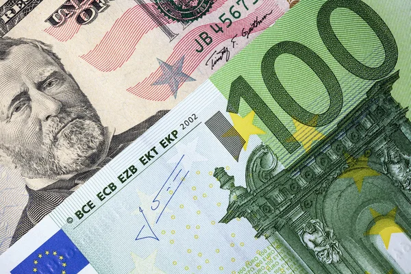 ドルやユーロの紙幣の背景 — ストック写真
