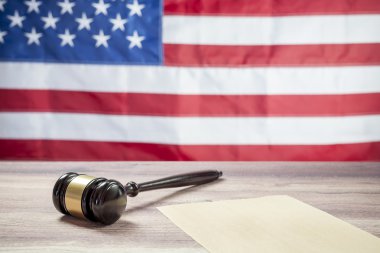 Ahşap masa, ABD bayrağı tokmak